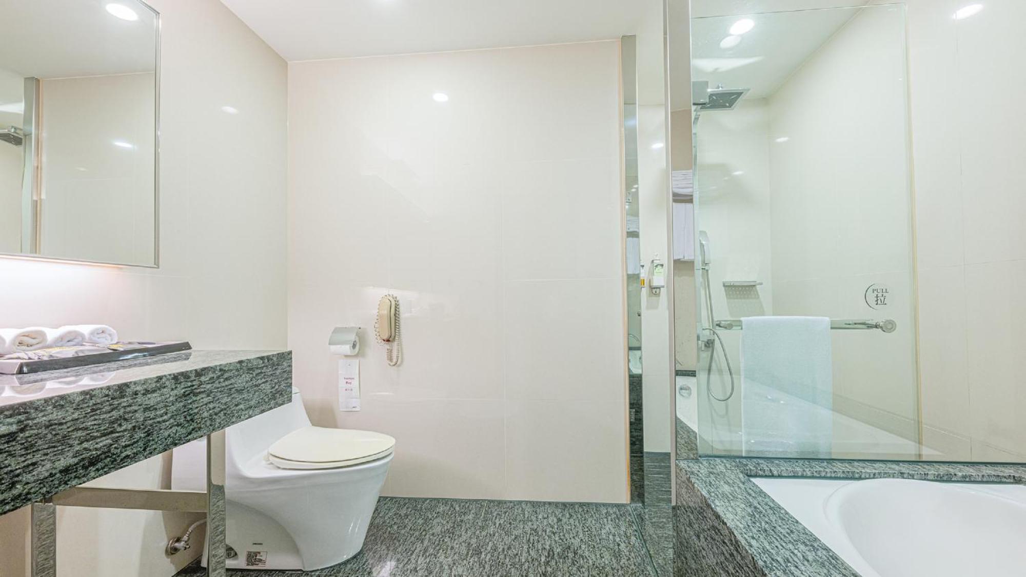 Check Inn Select Taichung Dadun Экстерьер фото