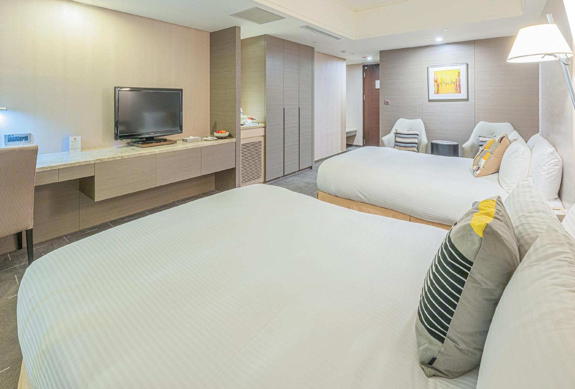 Check Inn Select Taichung Dadun Экстерьер фото