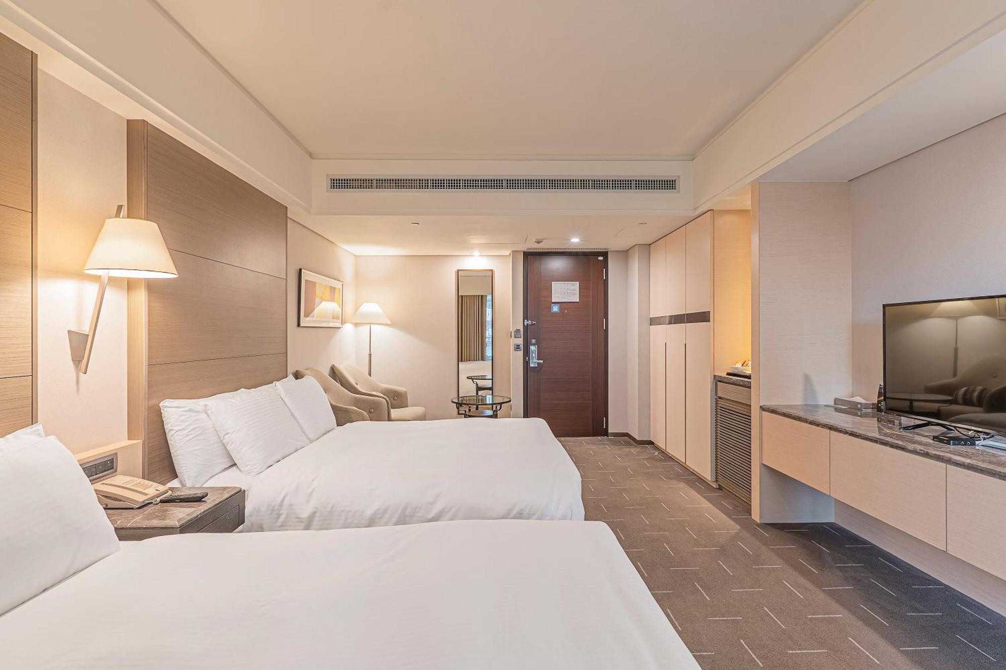 Check Inn Select Taichung Dadun Экстерьер фото